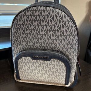 Michael Kors Women's Jaycee Medium Ombré Signature Logo Backpack (Navy)